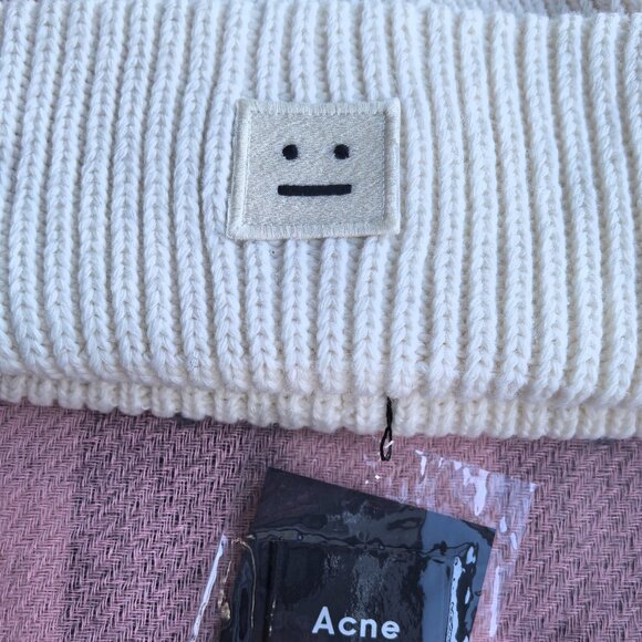 Women's White and Cream Hat - Picture 5 of 6